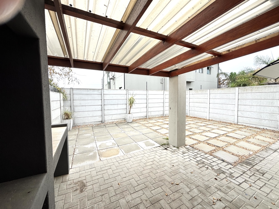 2 Bedroom Property for Sale in Parklands North Western Cape